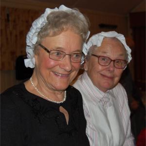 Serving wenches Anne Mary
